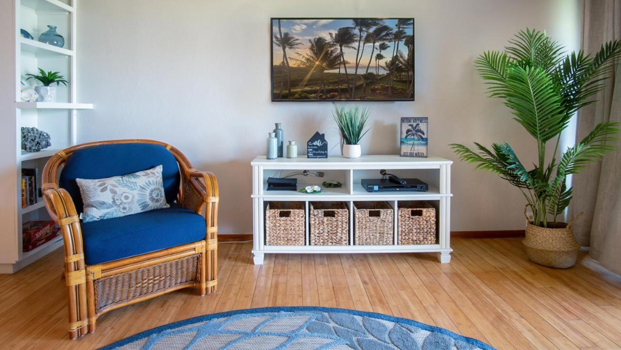 Molokai Island Retreat With Beautiful Ocean Views And Pool - Newly Remodeled! Appartement Ualapue Buitenkant foto