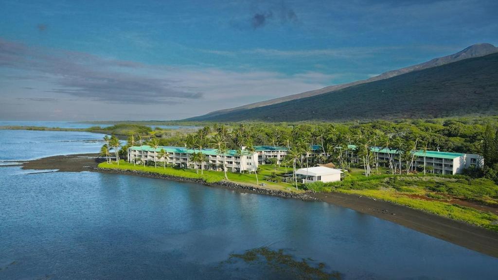 Molokai Island Retreat With Beautiful Ocean Views And Pool - Newly Remodeled! Appartement Ualapue Buitenkant foto